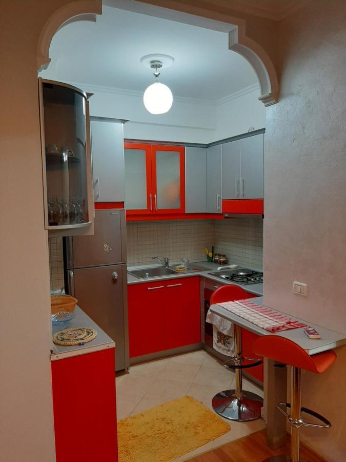 דירות בראט Apartament Egzoni City Center מראה חיצוני תמונה
