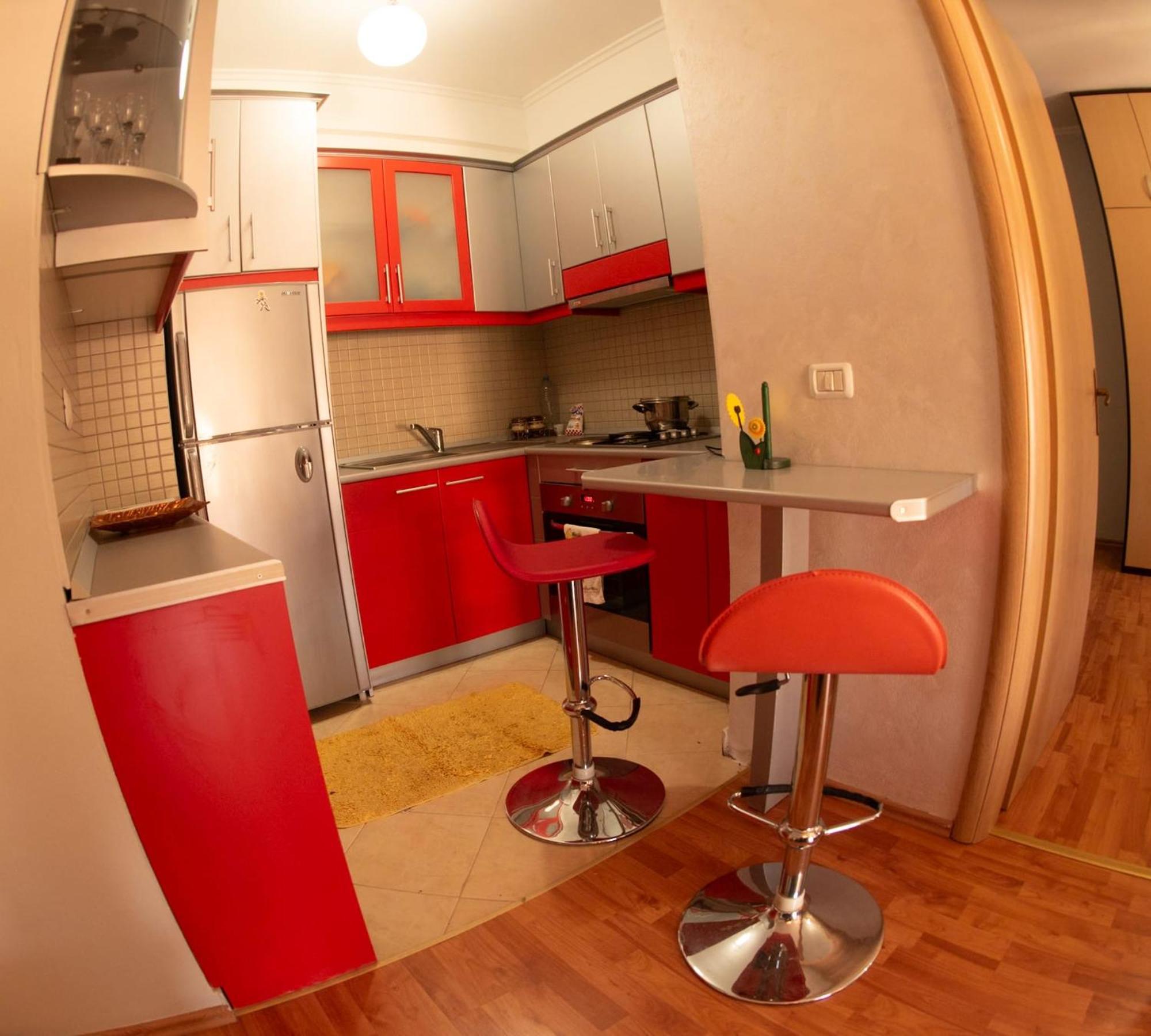 דירות בראט Apartament Egzoni City Center מראה חיצוני תמונה